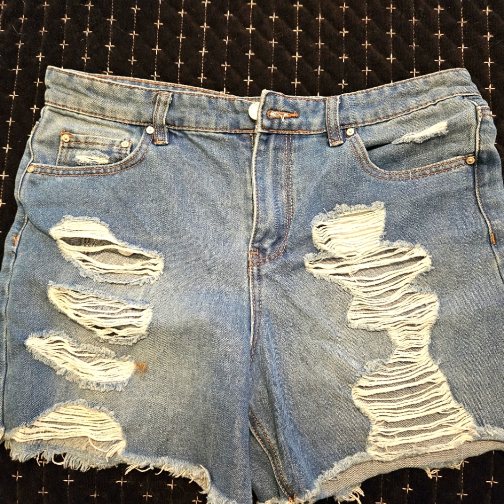 INDIGO REIGN - Comfy Distressed Blue Denim Shorts